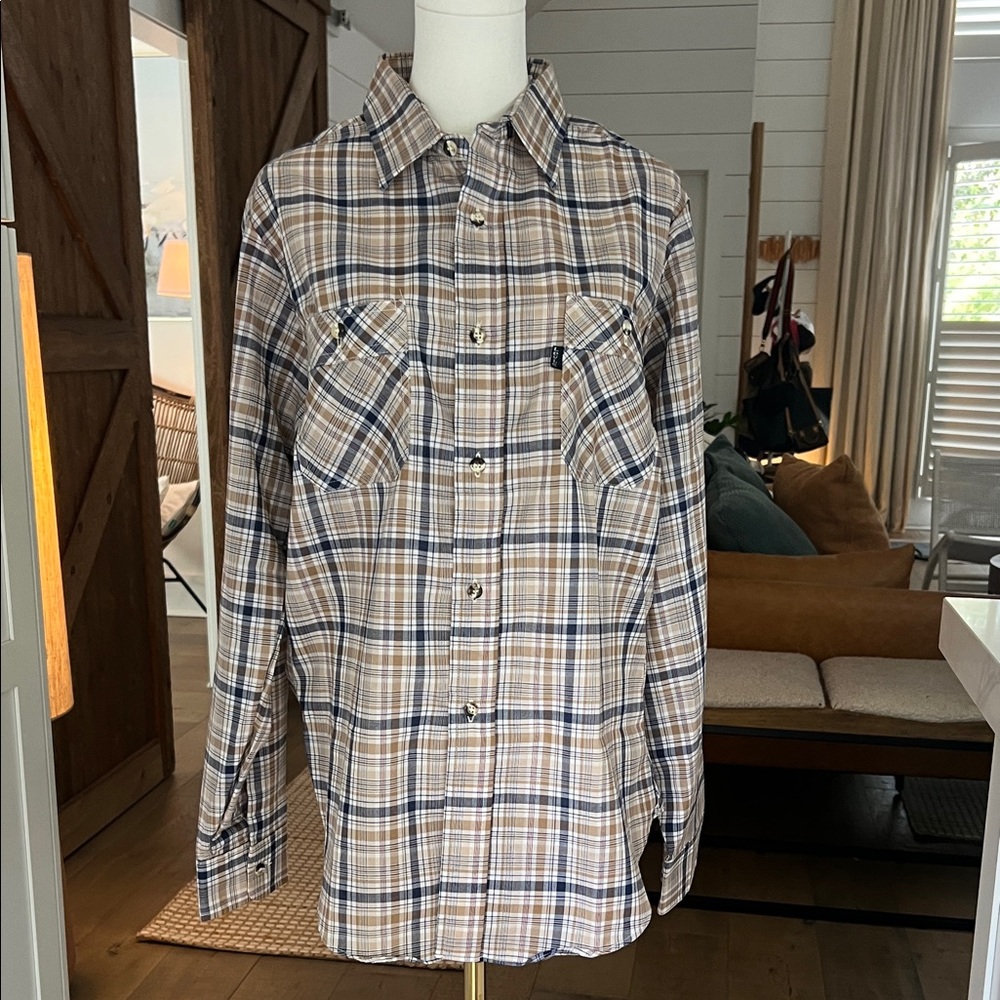 Deadstock authentic Levi’s plaid men’s shirt size Large, tag on !!